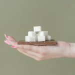 Comment éviter les aliments riches en sucres ajoutés : guide pratique pour réduire votre consommation
