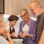 Les bienfaits de la cuisine en famille pour la santé : cuisiner ensemble pour mieux vivre