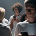 Les effets de la technologie sur la santé mentale : enjeux, risques et stratégies pour préserver votre bien-être